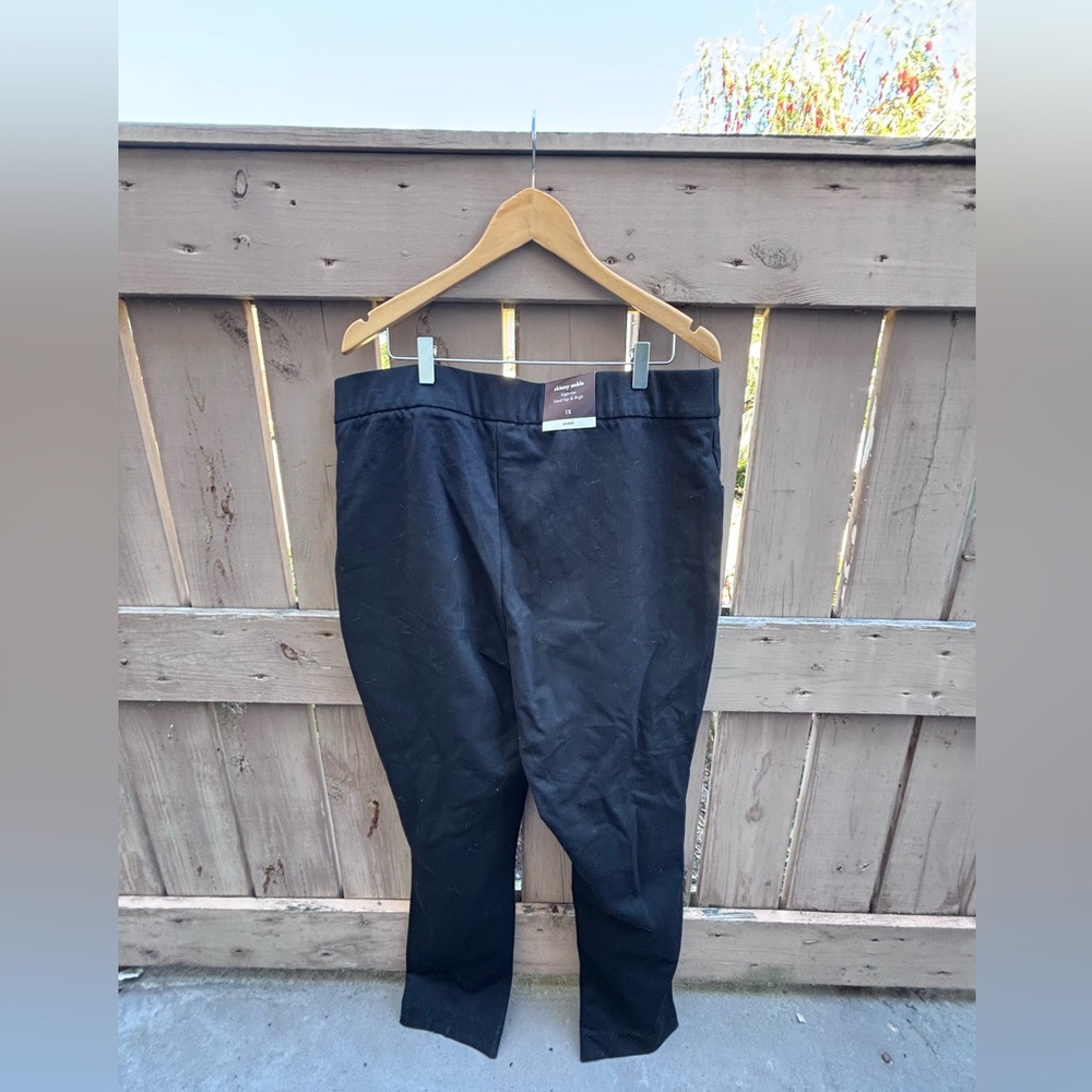 🎉NWT🎉 Ava & Viv Black Ponte Pull-On Pants with Front Pockets - Picture 8 of 12